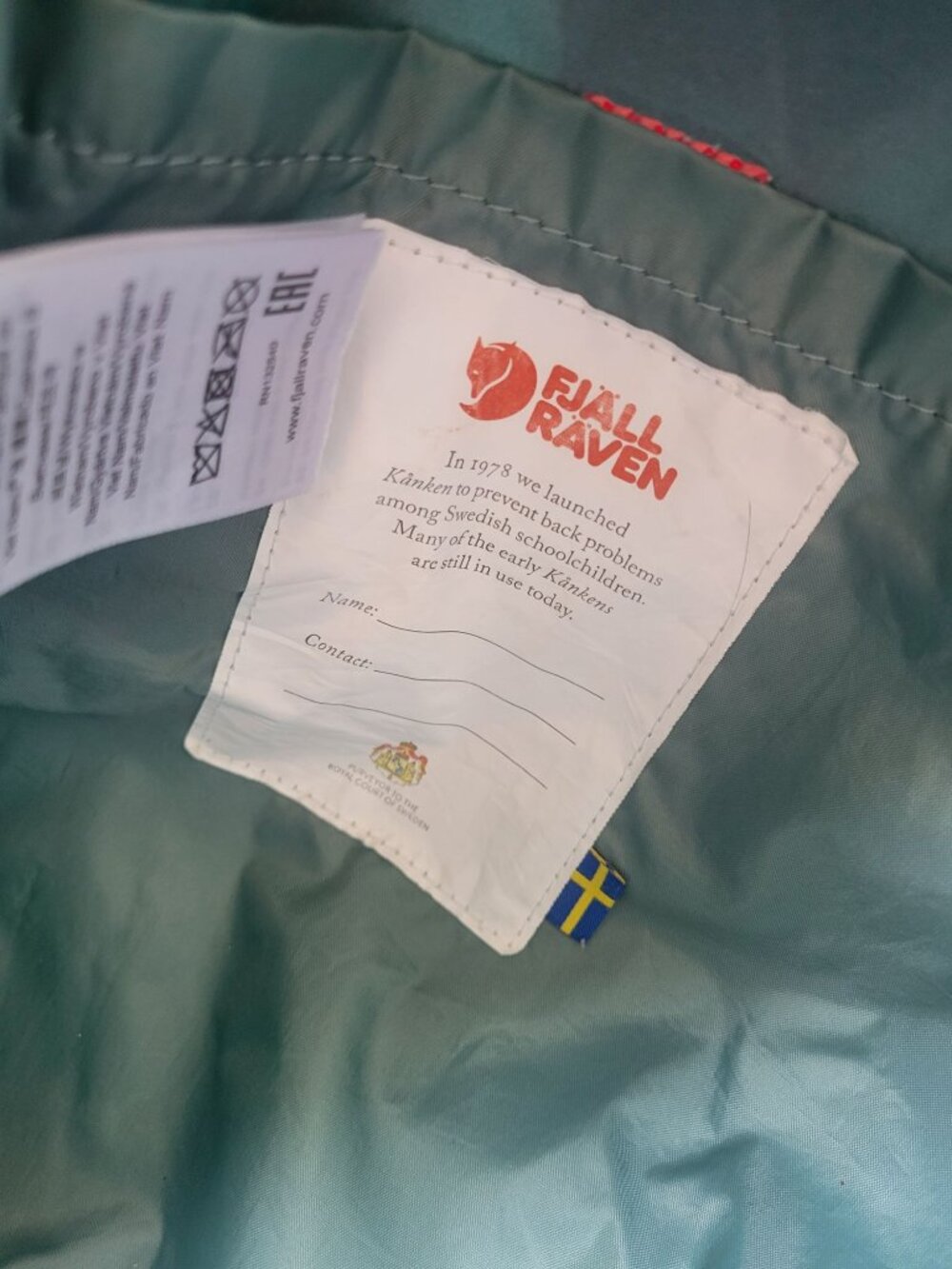 Fjällräven Kånken backpack Green with Pink straps a durable Vinylon F fabric - Picture 9 of 9
